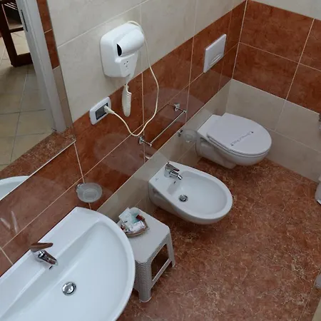 Alojamento de Acomodação e Pequeno-almoço Valeri Tropea