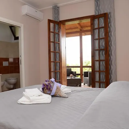 Alojamento de Acomodação e Pequeno-almoço Valeri 4*