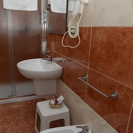 Alojamento de Acomodação e Pequeno-almoço Valeri Tropea