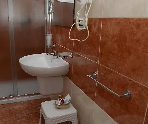 לינה וארוחת בוקר Valeri טרופאה