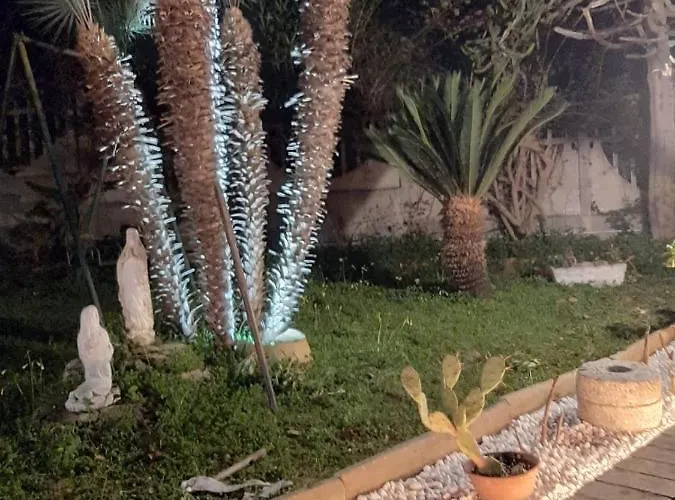 לינה וארוחת בוקר Valeri 4*