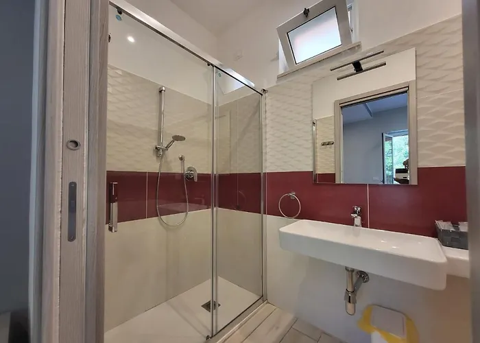 Valeri לינה וארוחת בוקר 4*