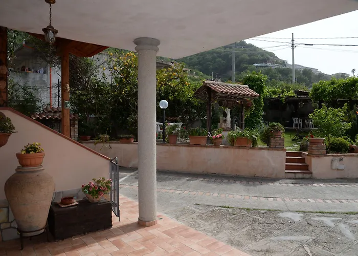 לינה וארוחת בוקר Valeri 4*