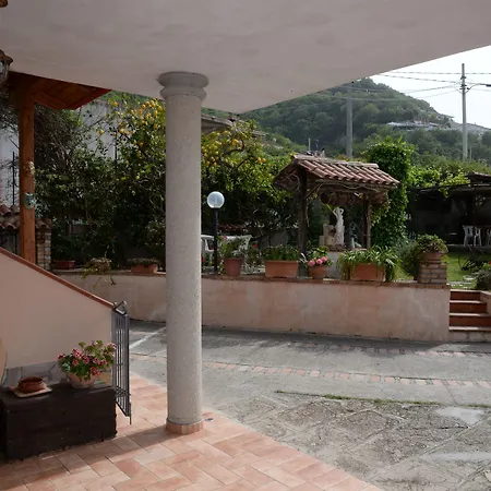 Couette-café Valeri 4*